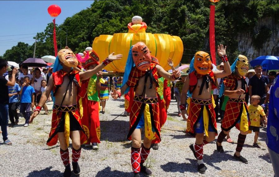 禳災祈福的狂歡節(jié)--渡河公