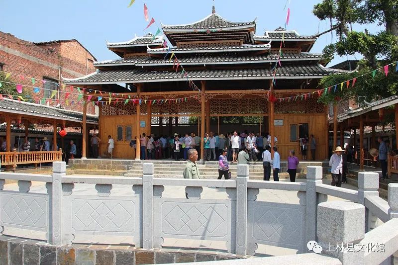 歌圩傳唱非遺情——上林縣文化廣電體育和旅游局?jǐn)y同縣文化館到三里趕歌圩！