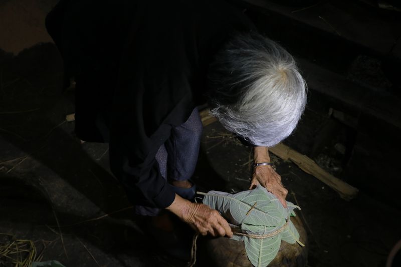 8.燉酒——將熟化后的酒液，放進(jìn)燉酒間進(jìn)行3天3夜的暗火燴灸。.jpg